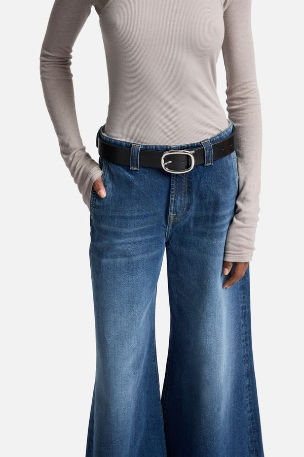 Oval Buckle Italian Leather Belt in Black