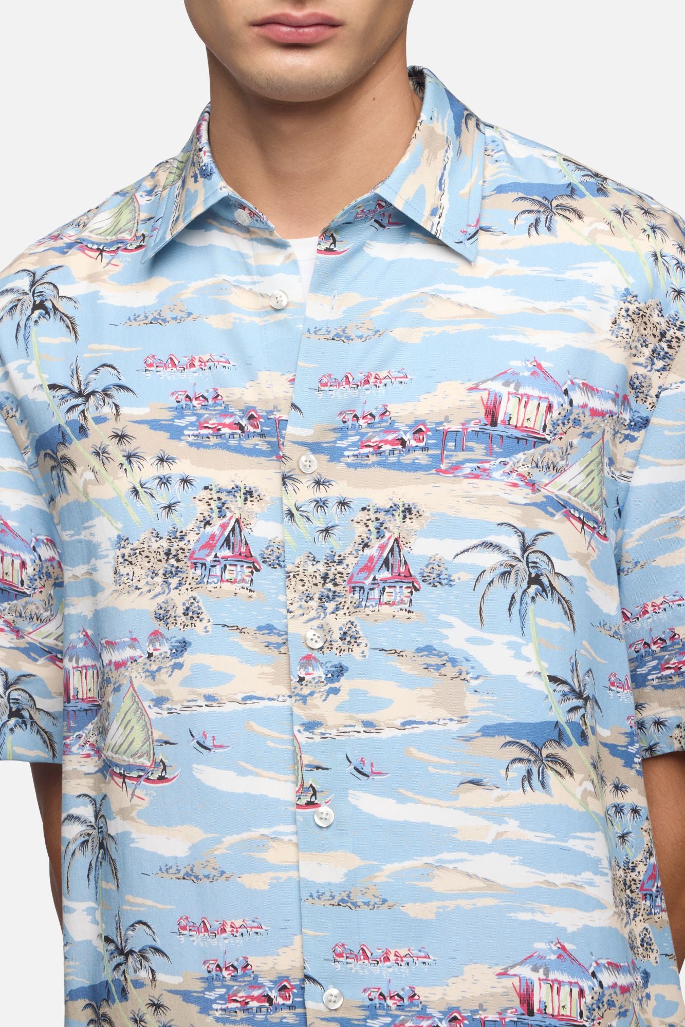 SHORT SLEEVE BUTTON UP SHIRT in Fluid Aloha | 7 For All Mankind