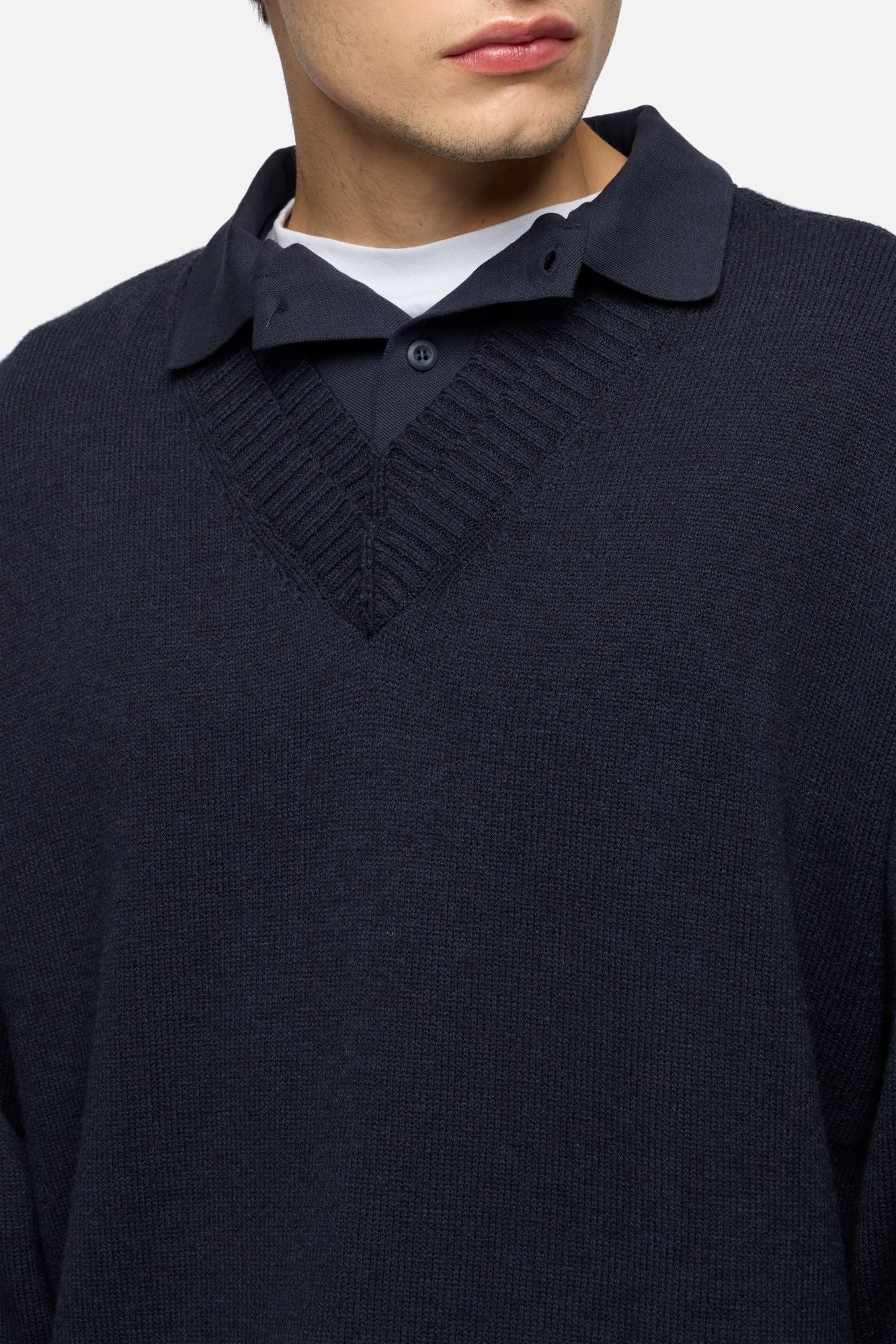 DOUBLE LAYER V-NECK SWEATER in Wool Blend Midnight | 7 For All Mankind