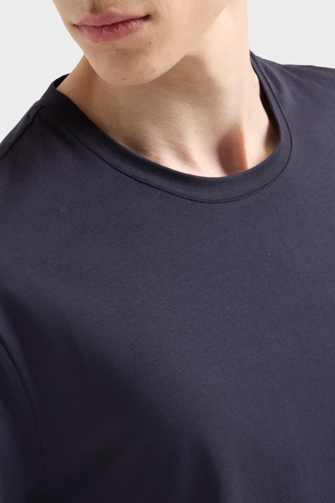 Luxe Performance Tee in Navy | 7 For All Mankind
