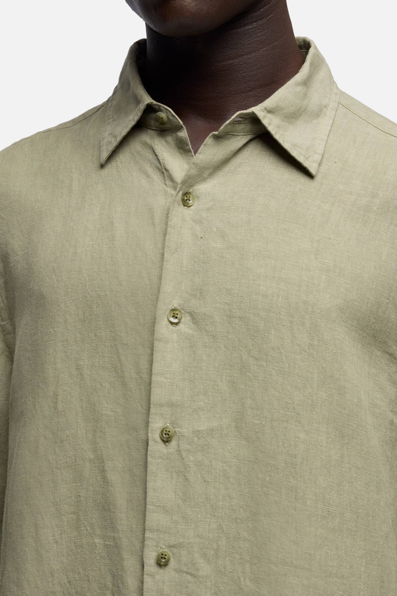 CLASSIC BUTTON UP SHIRT in Linen Army | 7 For All Mankind
