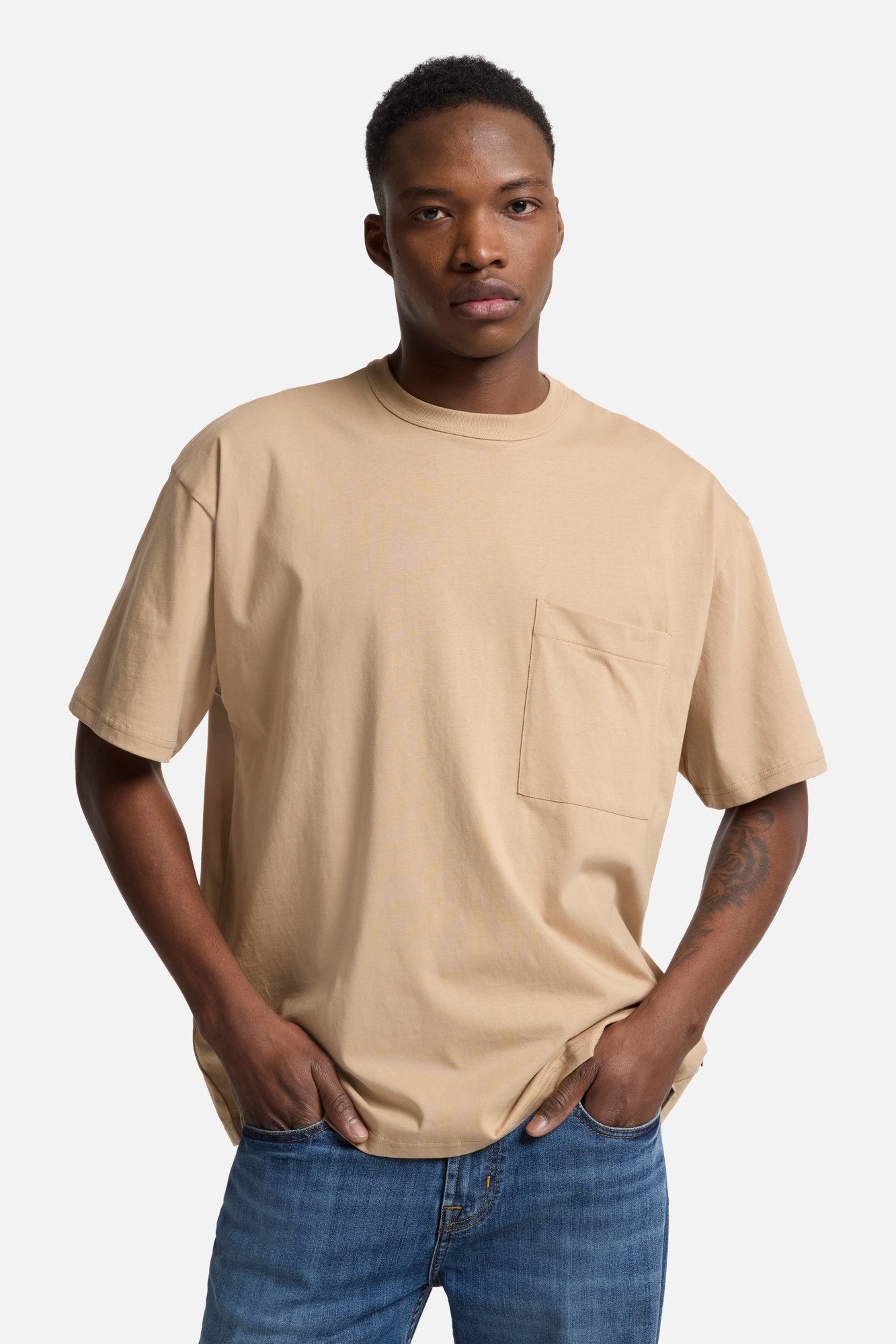 Short Sleeve Relaxed Tee in Beige | 7 For All Mankind
