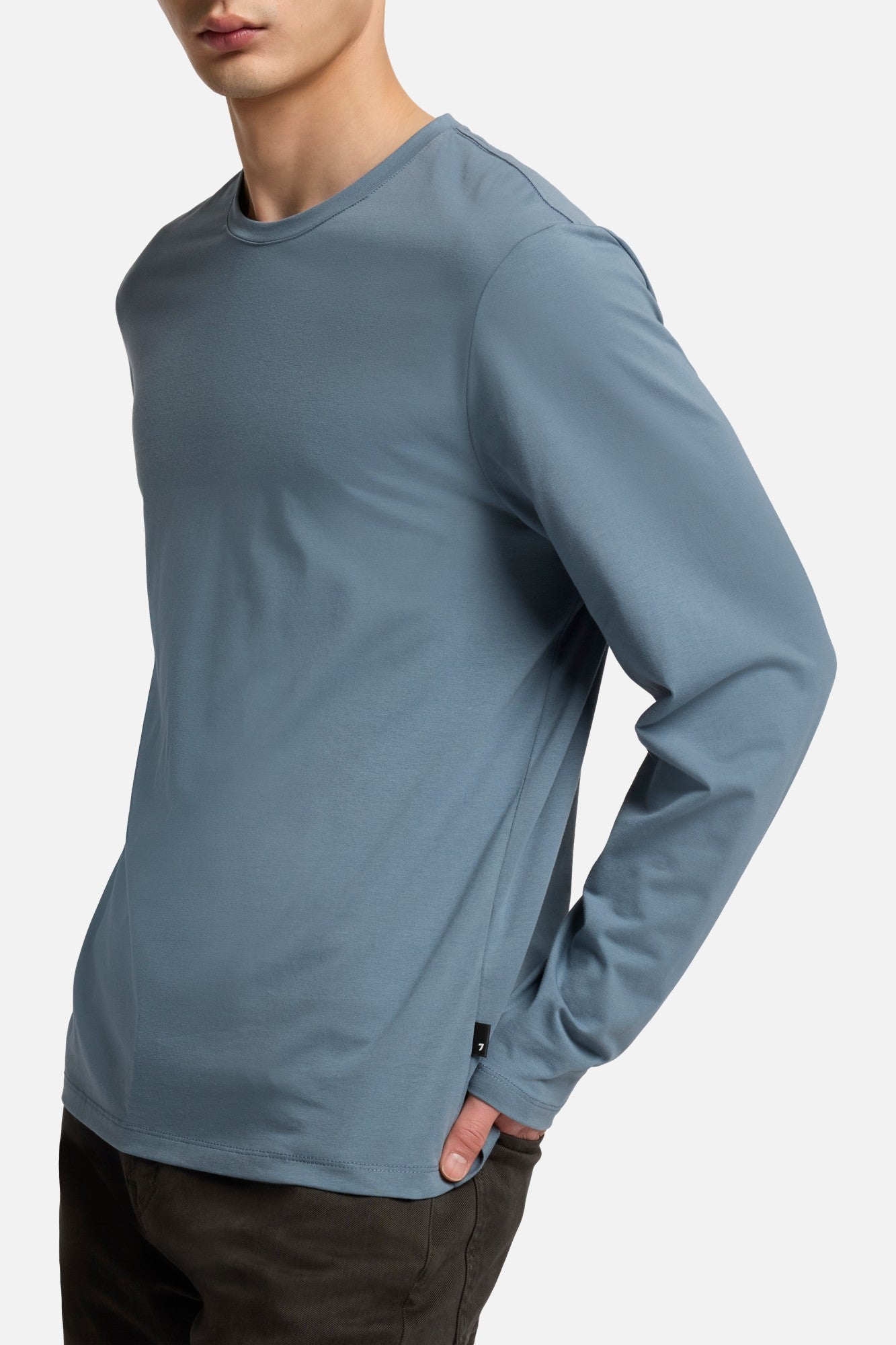 Luxe Performance Long Sleeve Tee in Titan| 7 For All Mankind