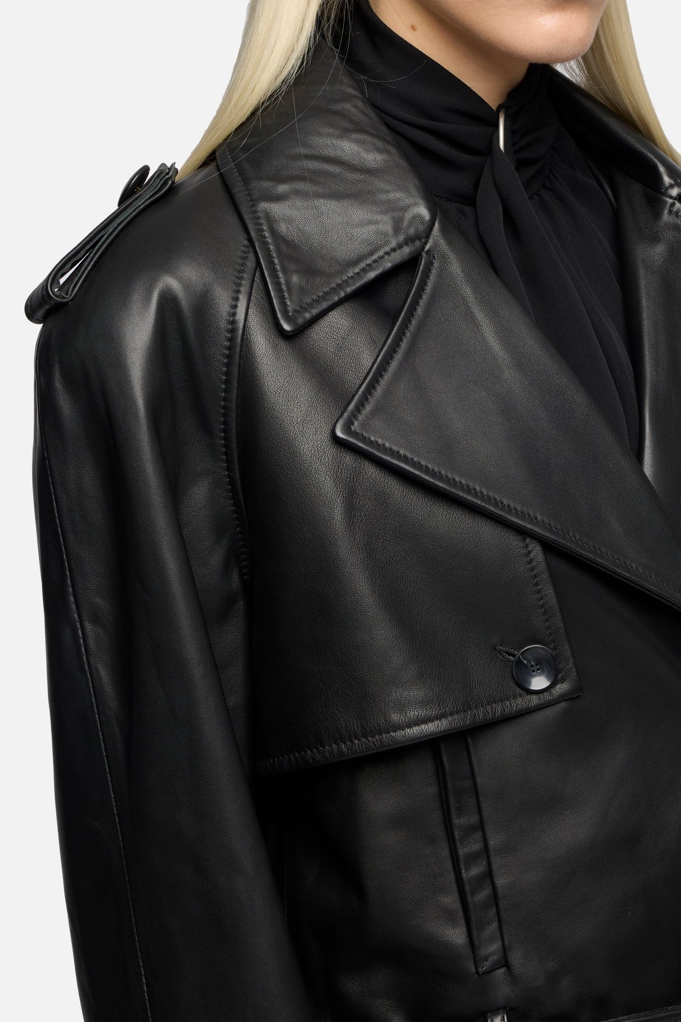 ＊7 for all mankind レザー フーディ S ブラック Italian Leather Cropped Moto Jacket in Black | 7 For All Mankind