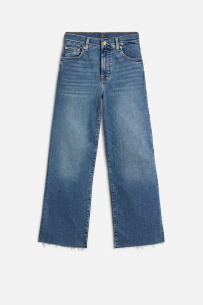 Cropped Alexa in Felicity