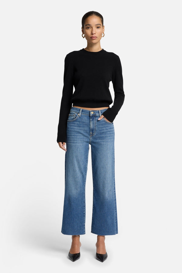 Cropped Alexa in Felicity