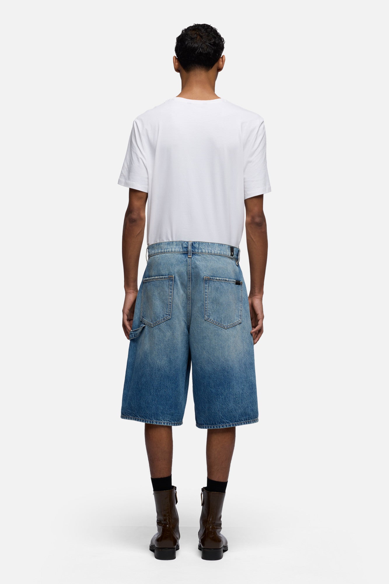 WIDE LEG SHORT in Denim Mount | 7 For All Mankind