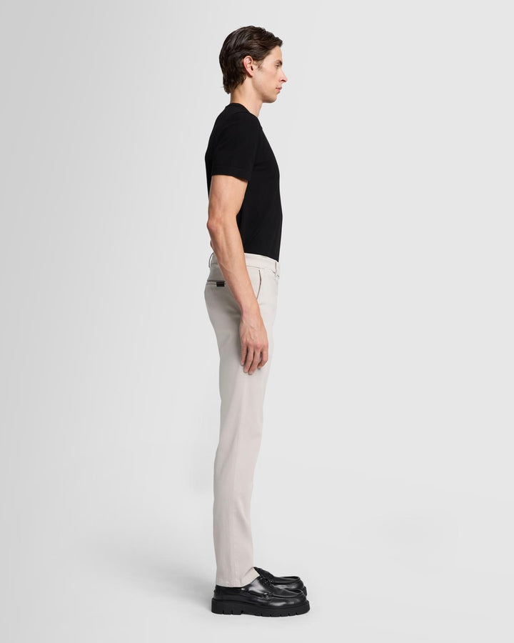 Luxe Performance Sateen Slimmy Chino in Rocks
