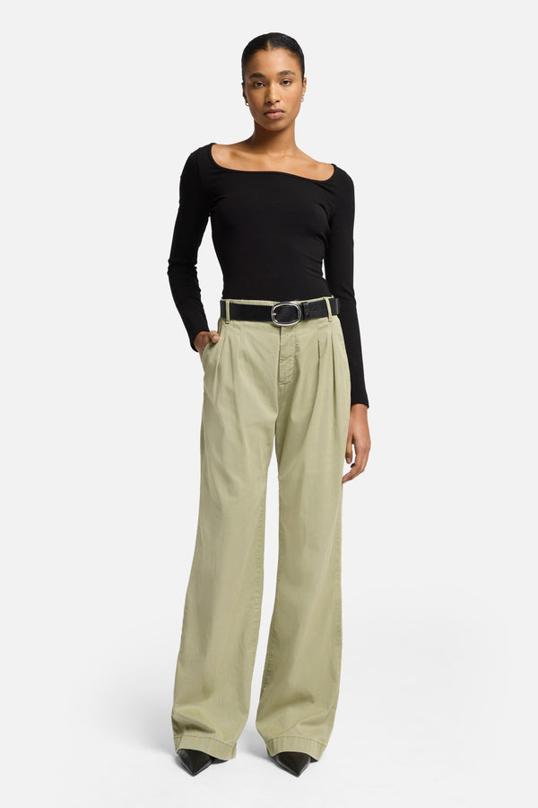 Pleated Chino in Palm