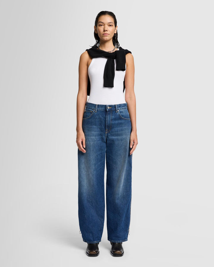 dm7c2b Bonnie Zip Barrel Leg in Topic | 7 For All Mankind