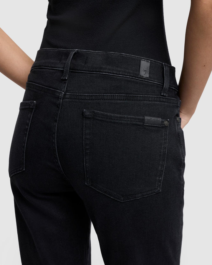 Slim Illusion Relaxed Skinny in Saturday Night | 7 For All