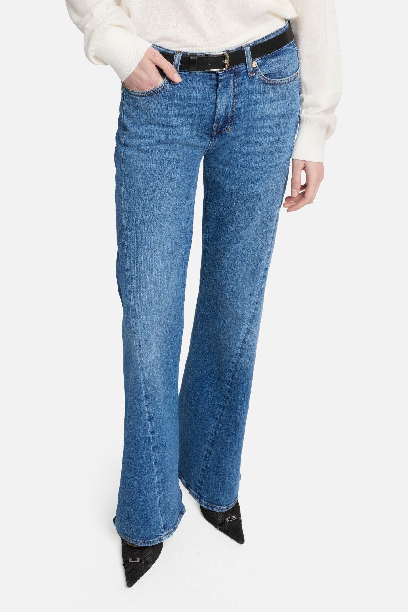 Slim Illusion Twisted Seam Tailorless Dojo in Yuma | 7 For All Mankind