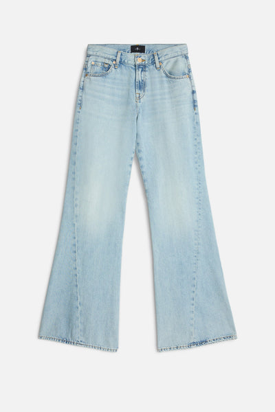 Slim Illusion Twisted Seam Spencer Flare in Tempe