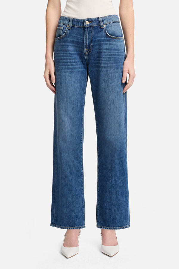 MANKIND Calie Straight in Explorer