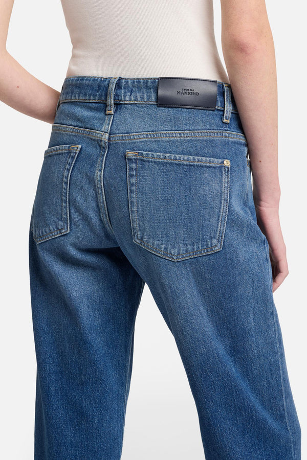MANKIND Calie Straight in Explorer