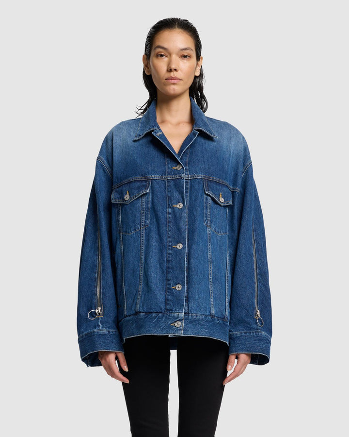 MANKIND Oli Oversized Trucker in Topic | 7 For All Mankind