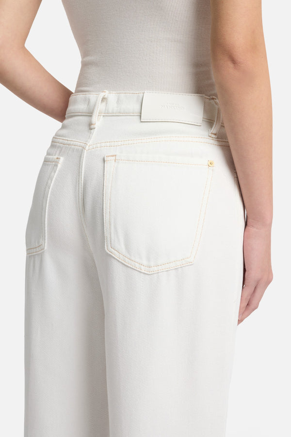 Tailorless Denim Lustre Modern Dojo in Blanc