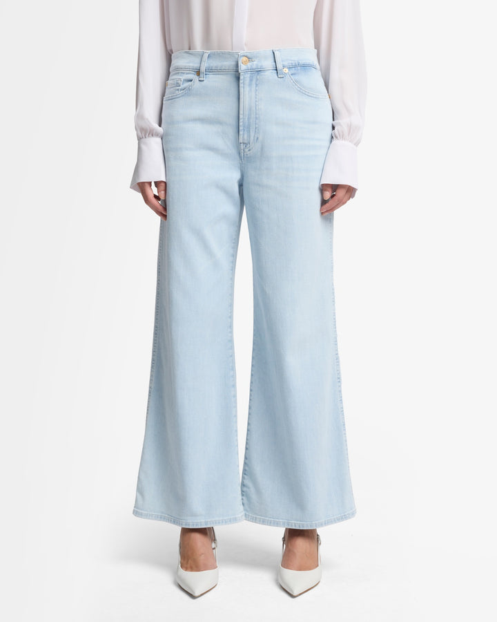 Left Hand Cropped Lotta in Malibu Sky