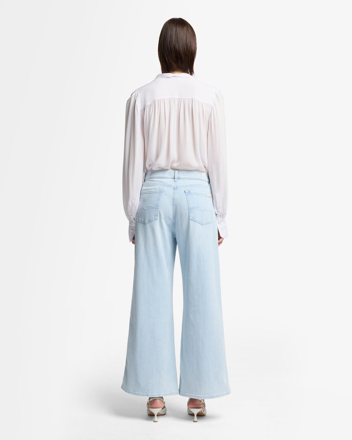 Left Hand Cropped Lotta in Malibu Sky