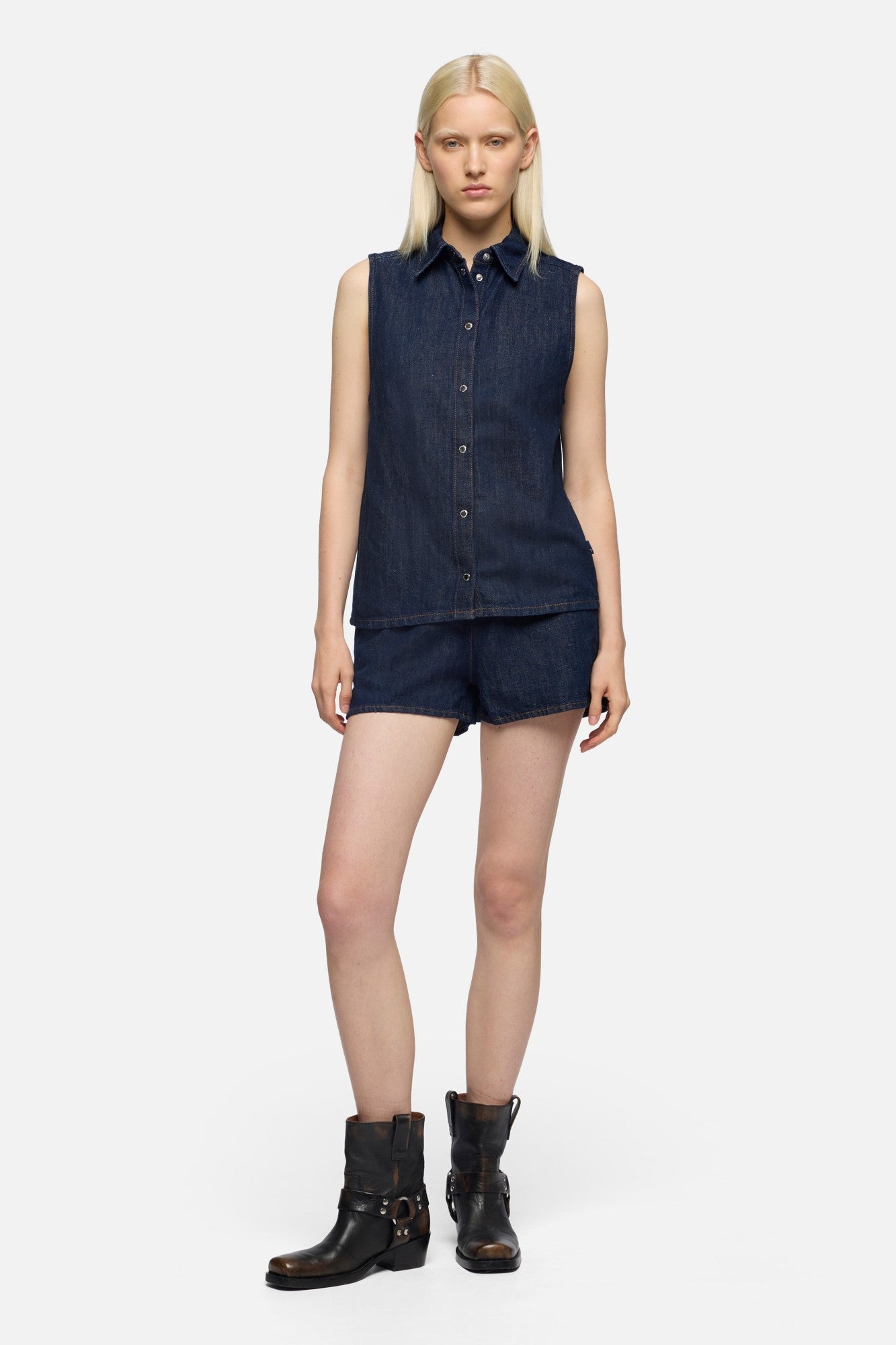 TROUSER SHORT in Indigo Linen Blossom | 7 For All Mankind