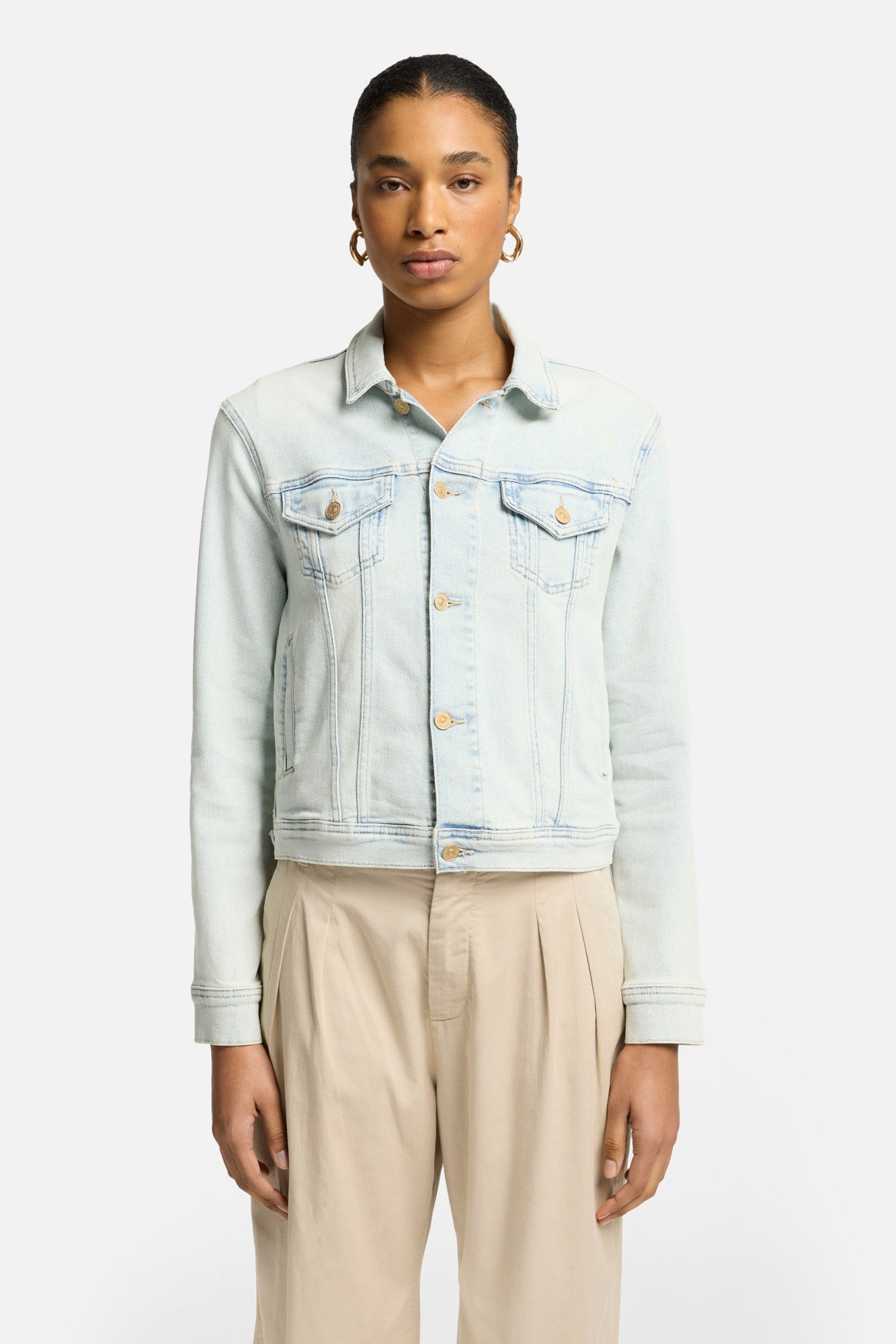Luxe Vintage Classic Trucker in Maui | 7 For All Mankind