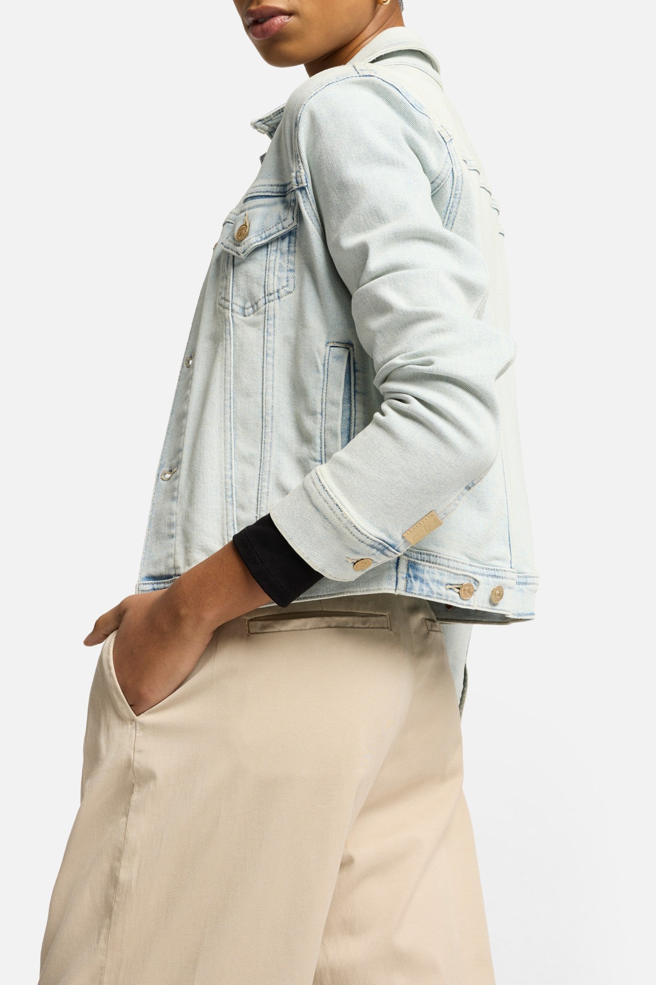 Luxe Vintage Classic Trucker in Maui | 7 For All Mankind