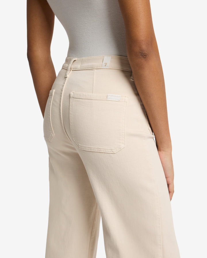 Luxe Vintage Ultra High Rise Cropped Jo in Creme | 7 For All Mankind