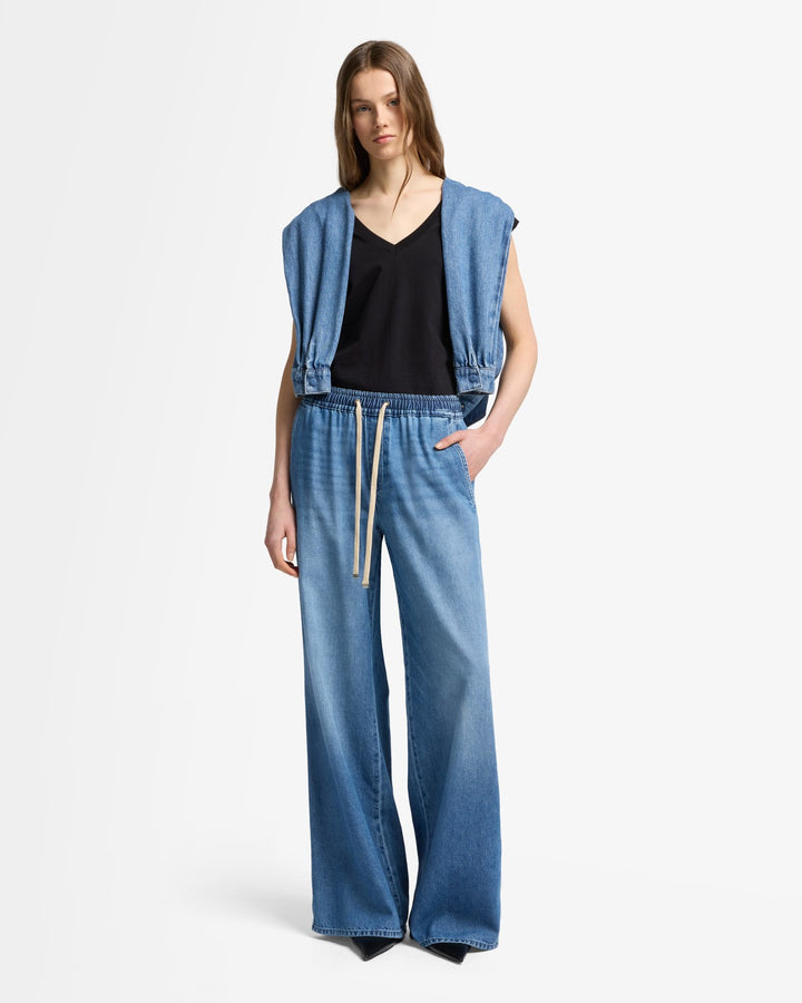 Weightless Wide Leg Denim Pant in Hilo | 7 For All Mankind