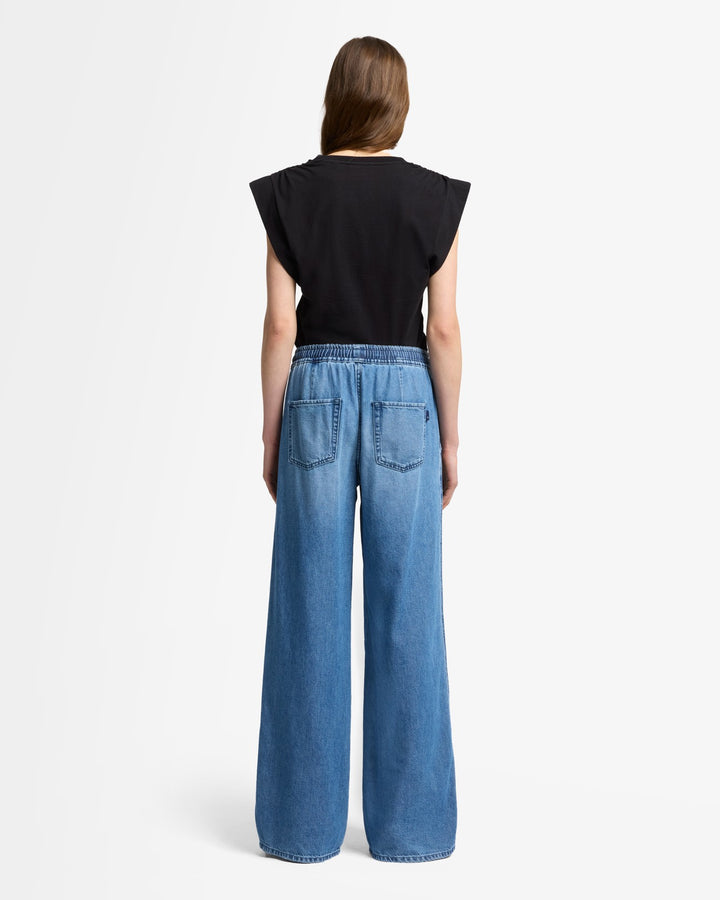 Weightless Wide Leg Denim Pant in Hilo | 7 For All Mankind