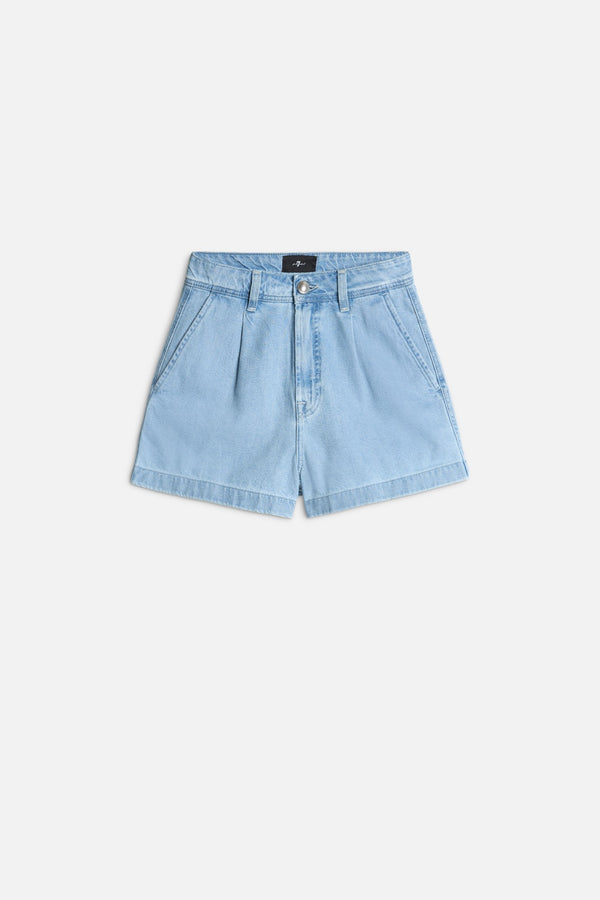 PLEATED SHORT in Weightless Denim