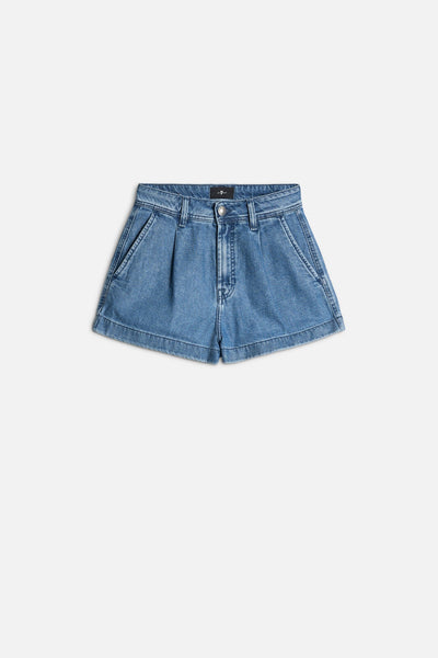 Weightless Pleated Denim Short in Hilo