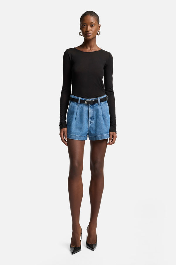 Weightless Pleated Denim Short in Hilo