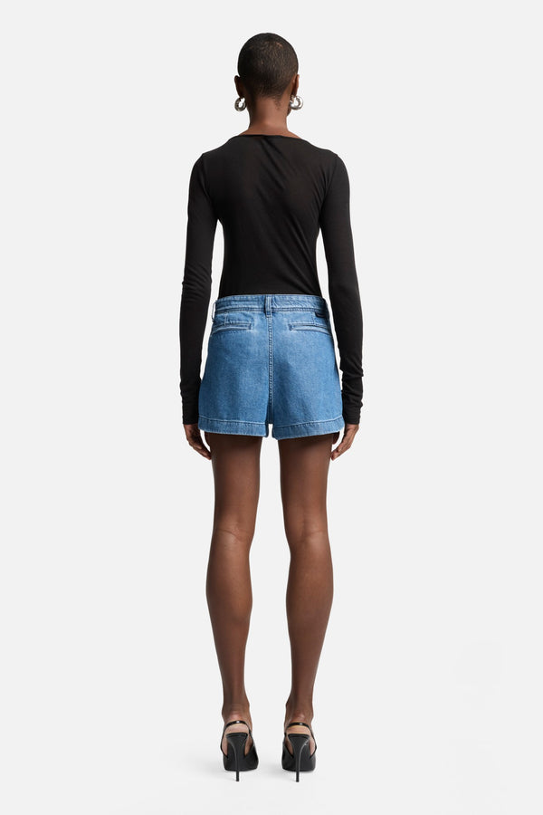 Weightless Pleated Denim Short in Hilo