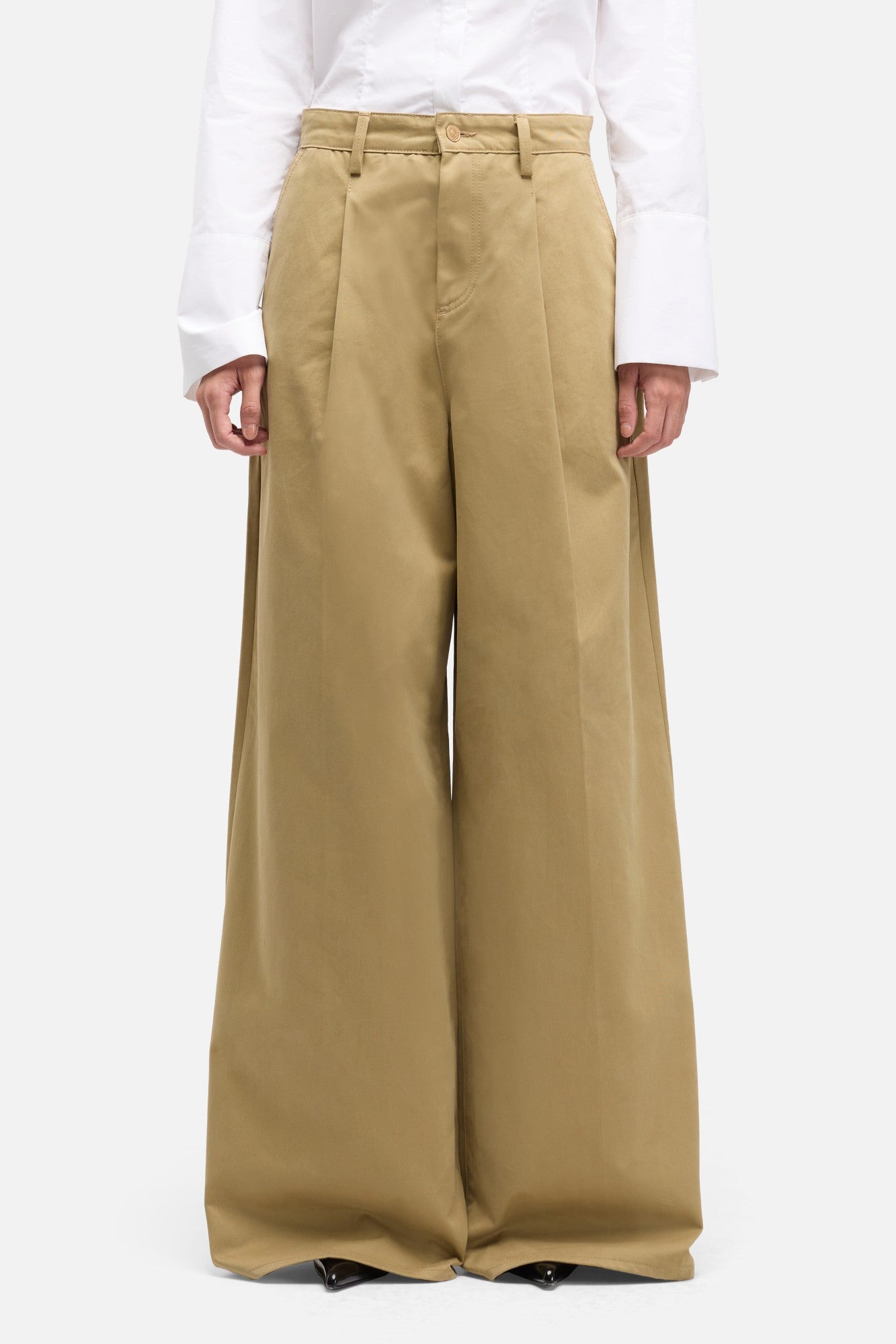 Comfort Twill Pleated Wide Leg Trouser in Sand Storm | 7 For All