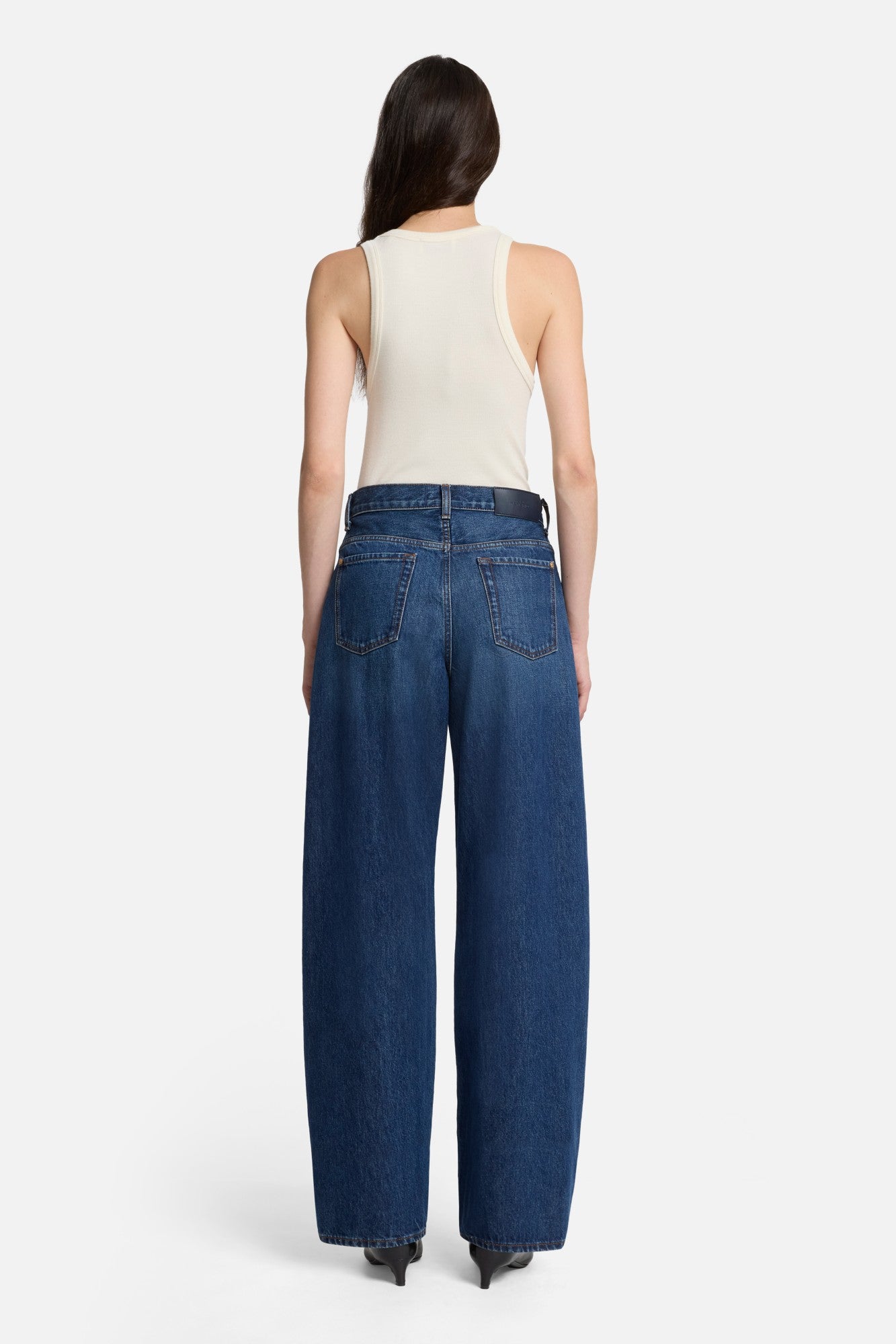 MANKIND Twisted Bonnie Barrel Leg in Radar | 7 For All Mankind