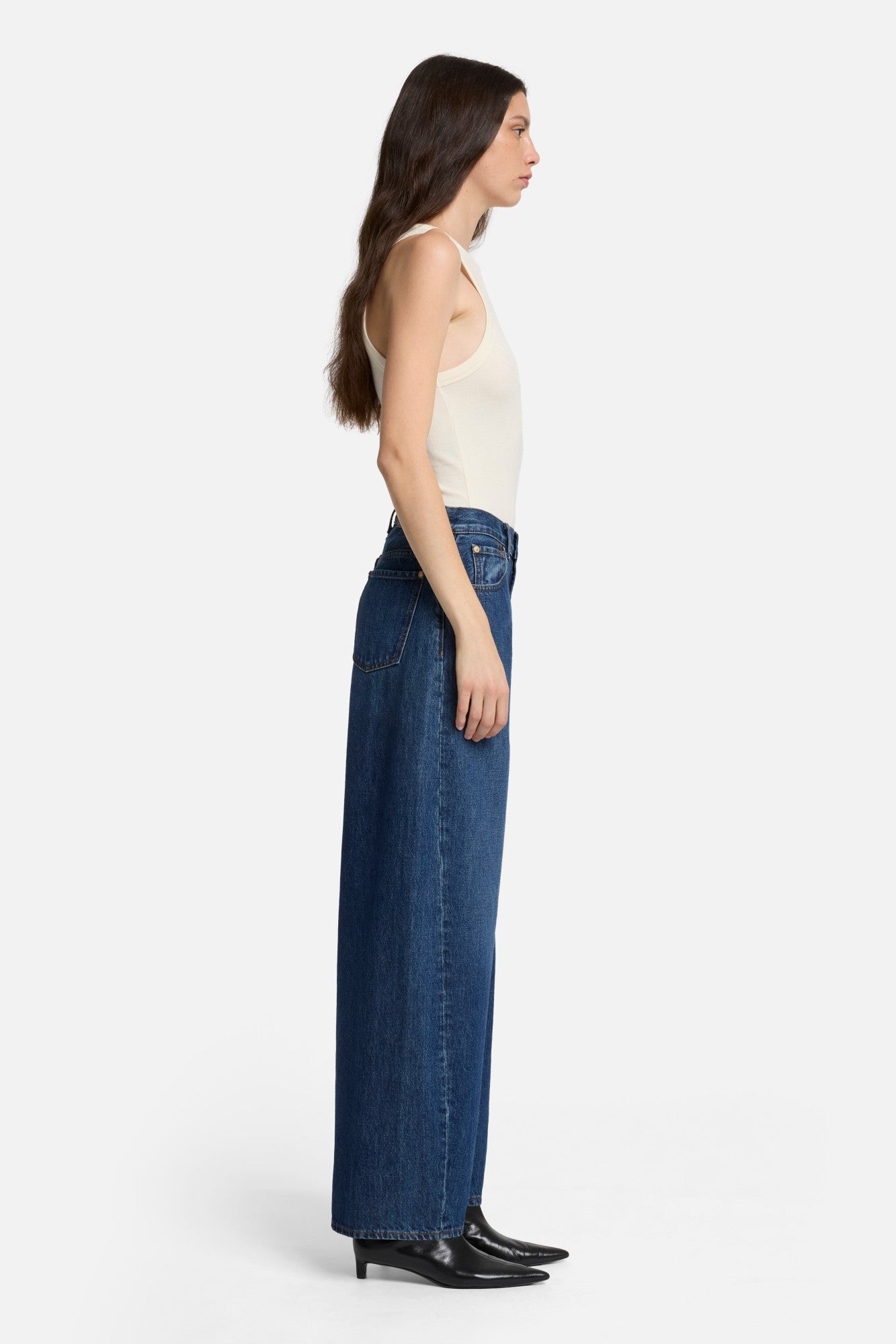 MANKIND Twisted Bonnie Barrel Leg in Radar | 7 For All Mankind