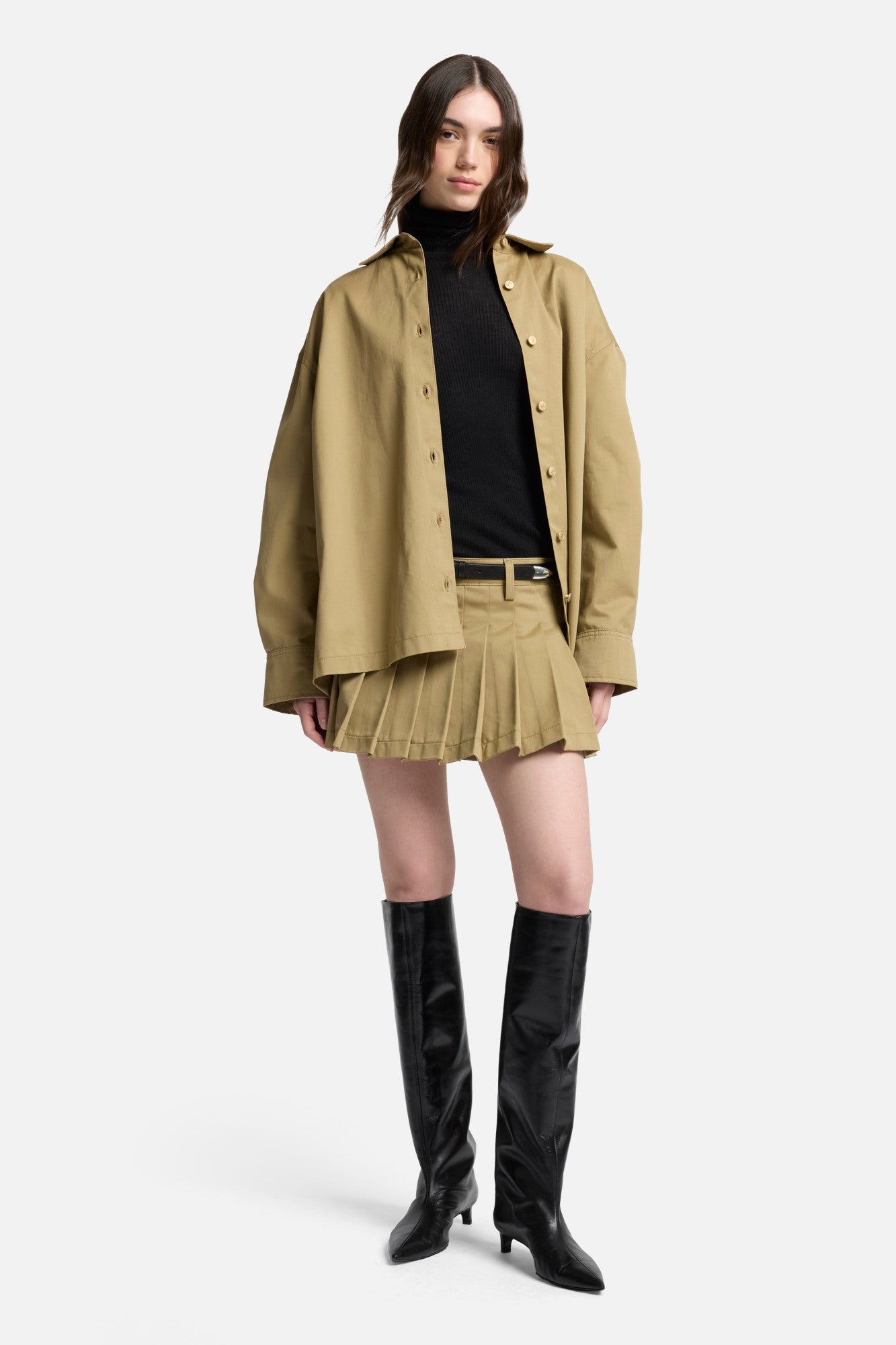 Comfort Twill Pleated Mini Skirt in Sand Storm | 7 For All Mankind